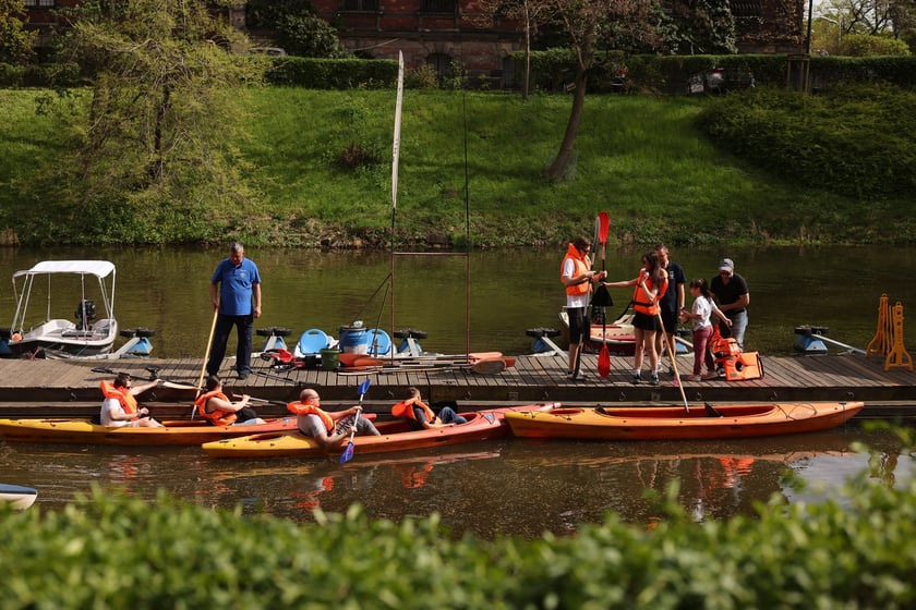 Sezon żeglugowy na Odrze. Statki, łodzie i kajaki na Odrze we Wrocławiu