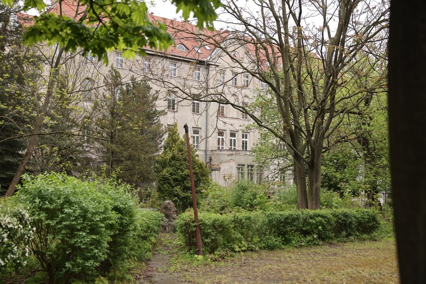 Budynki poszpitalne przy Traugutta w 2024 roku