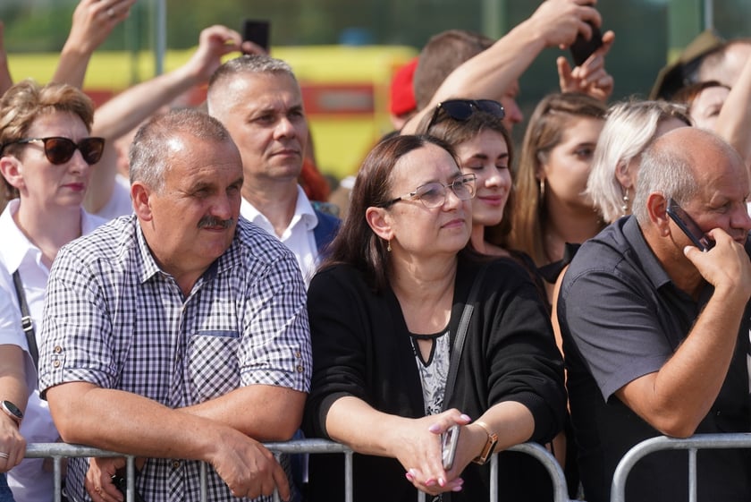 Promocja oficerska na placu Wolności we Wrocławiu