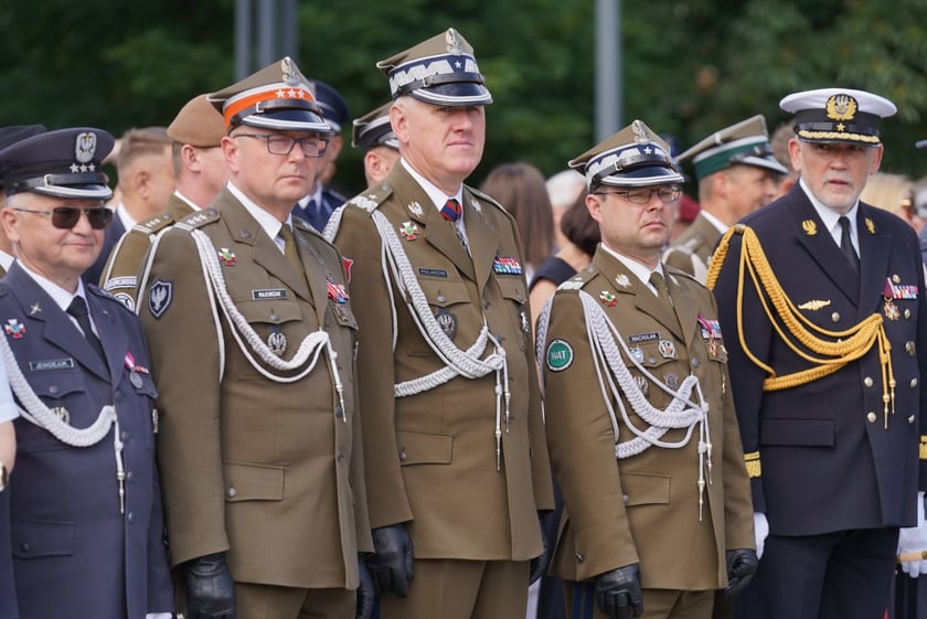 Promocja oficerska na placu Wolności we Wrocławiu