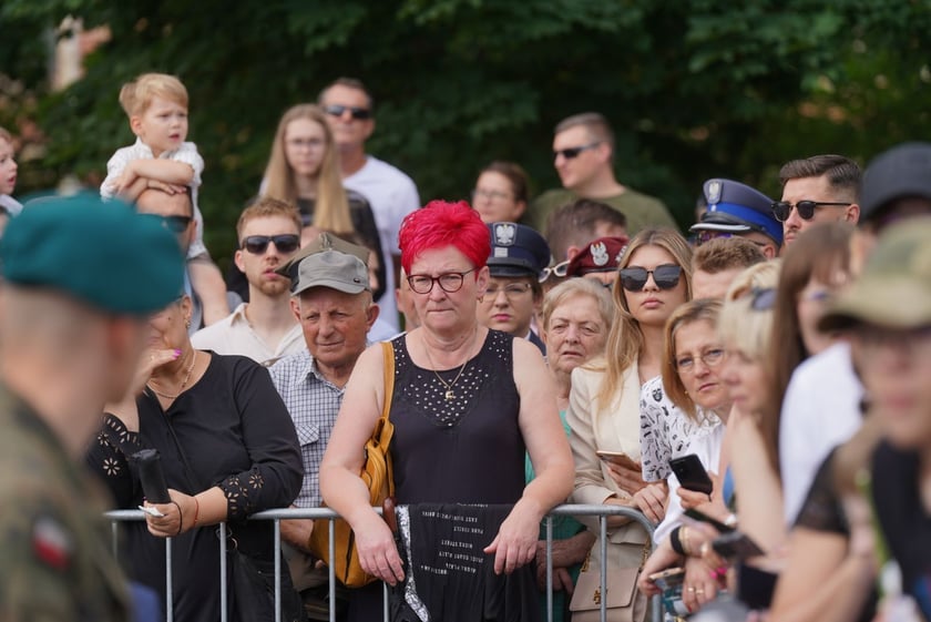 Promocja oficerska na placu Wolności we Wrocławiu