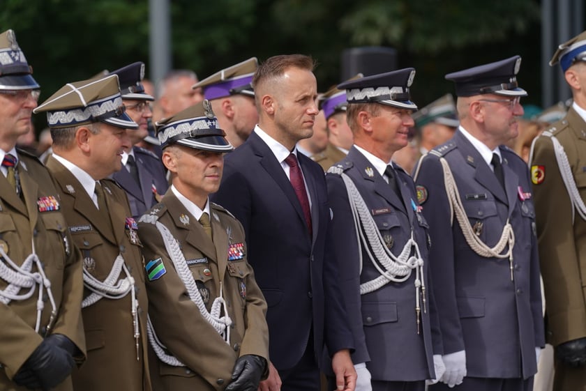 Promocja oficerska na placu Wolności we Wrocławiu