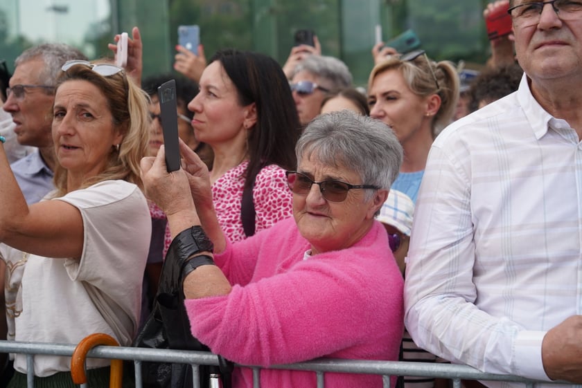 Promocja oficerska na placu Wolności we Wrocławiu