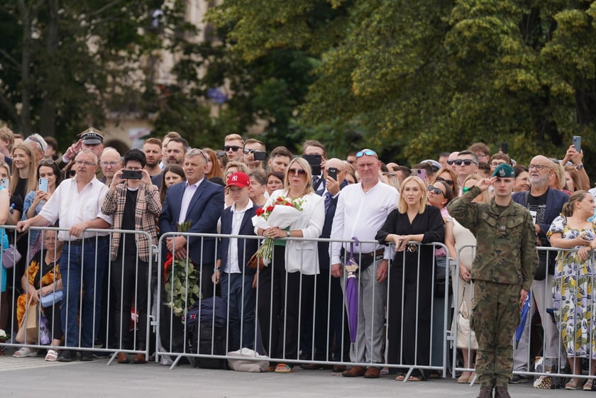 Promocja oficerska na placu Wolności we Wrocławiu