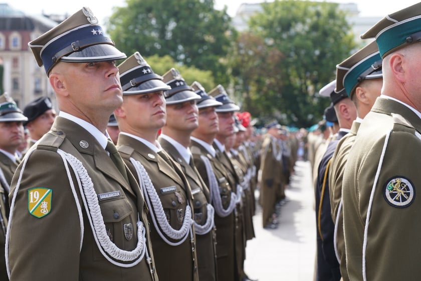 Promocja oficerska na placu Wolności we Wrocławiu
