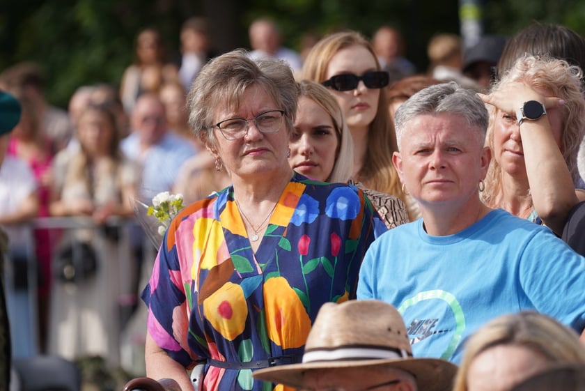 Promocja oficerska na placu Wolności we Wrocławiu