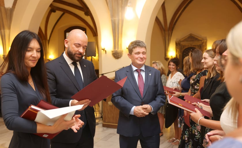 Nauczycielami mianowanymi zostało w sumie 273 nauczycielek i nauczycieli