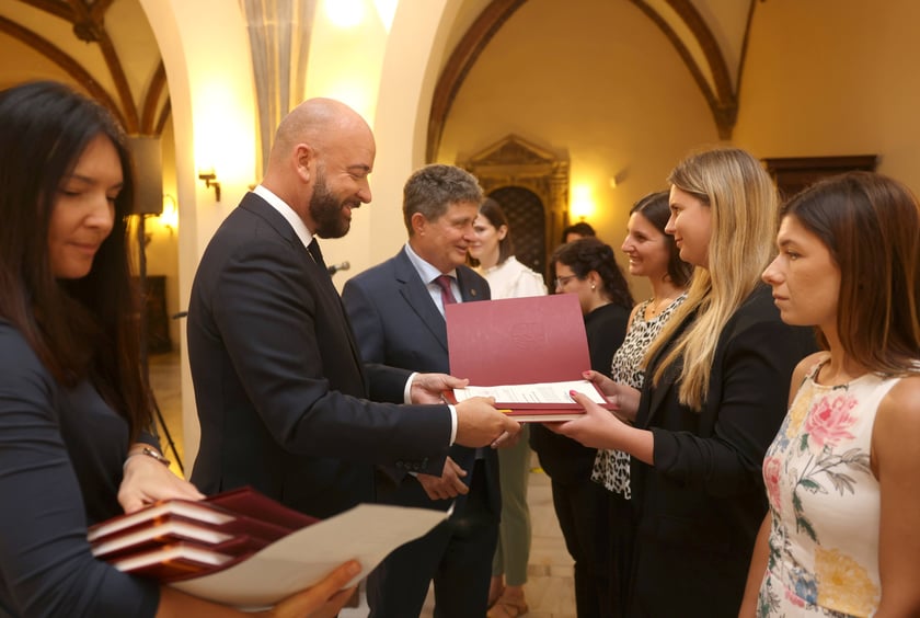 Nauczycielami mianowanymi zostało w sumie 273 nauczycielek i nauczycieli