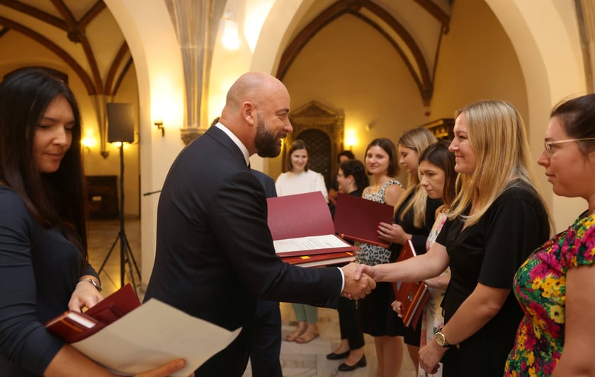 Nauczycielami mianowanymi zostało w sumie 273 nauczycielek i nauczycieli