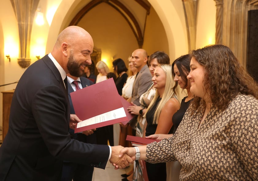 Nauczycielami mianowanymi zostało w sumie 273 nauczycielek i nauczycieli