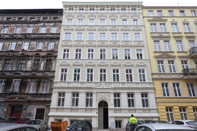Nowo wyremontowana elewacja ul. Baryckiej 7 we Wrocławiu