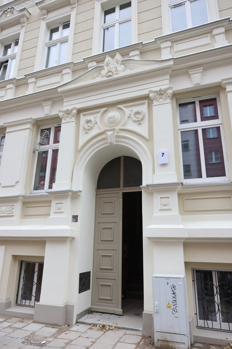 Nowo wyremontowana elewacja ul. Baryckiej 7 we Wrocławiu