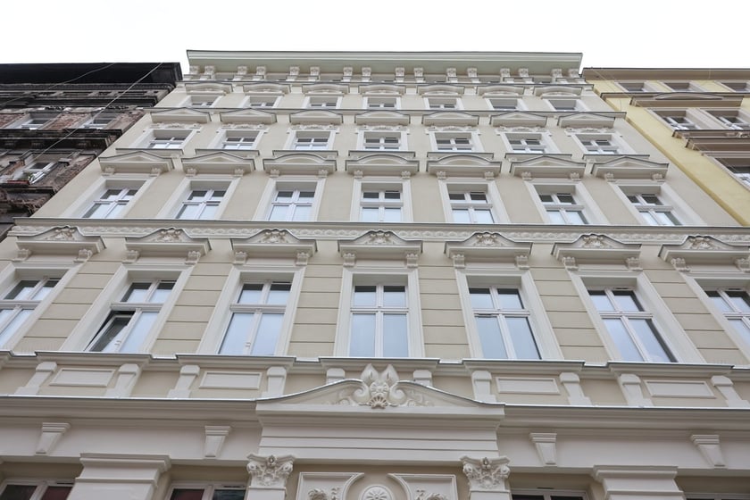 Nowo wyremontowana elewacja ul. Baryckiej 7 we Wrocławiu