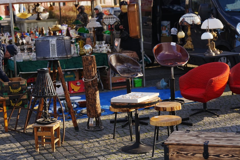 Giełda staroci przy Hali Stulecia - 23-24 listopada