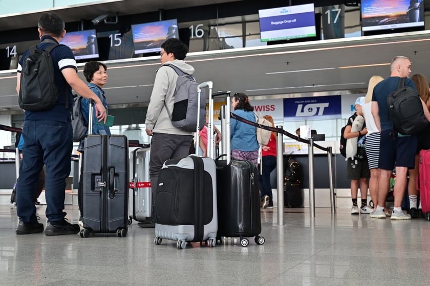 Wrocławskie lotnisko w przeddzień wakacji