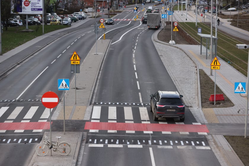 Ulica Powowicka pierwszego dnia po remoncie