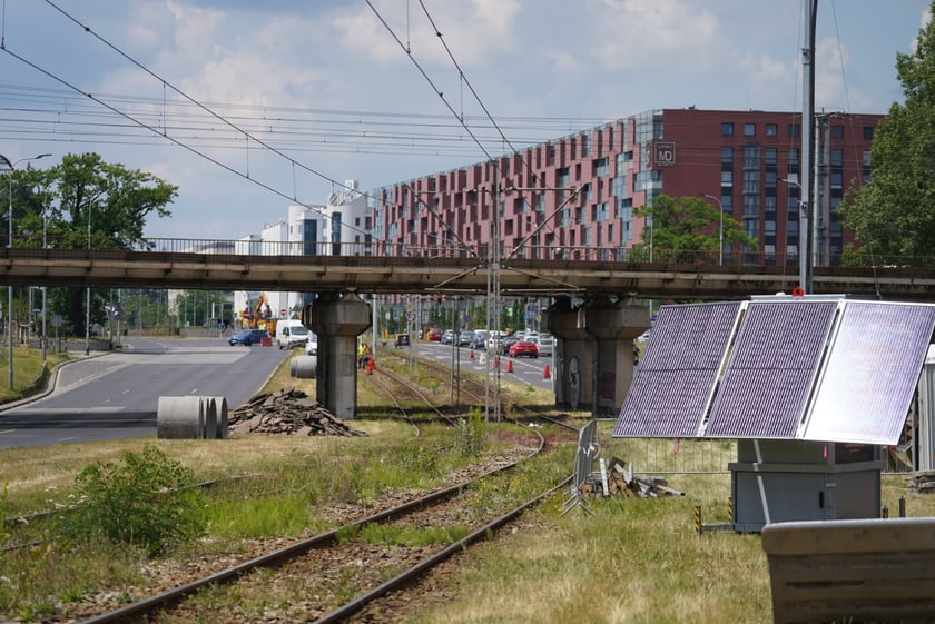 Remont torowiska na ul. Legnickiej. Prace ruszyły 18 czerwca