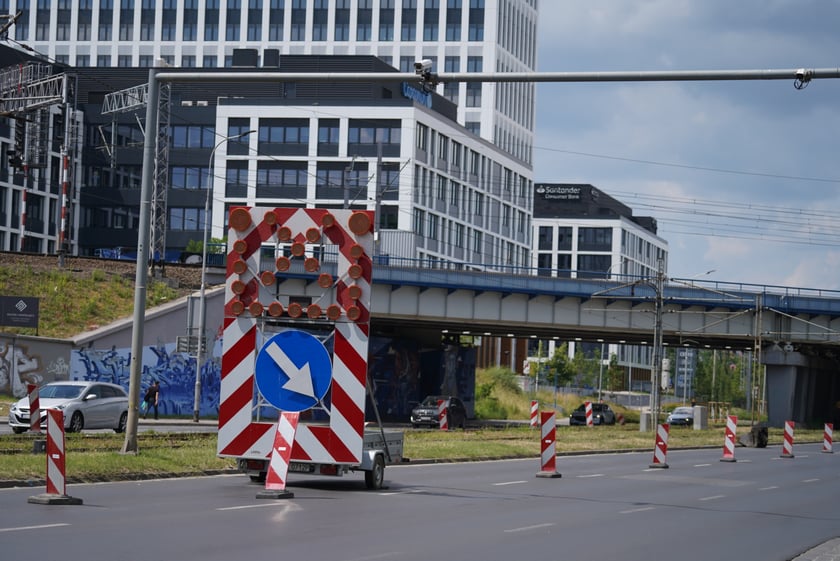 Remont torowiska na ul. Legnickiej. Prace ruszyły 18 czerwca