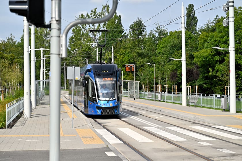Pierwszy dzień regularnych kursów tramwajów na Nowy Dwór.