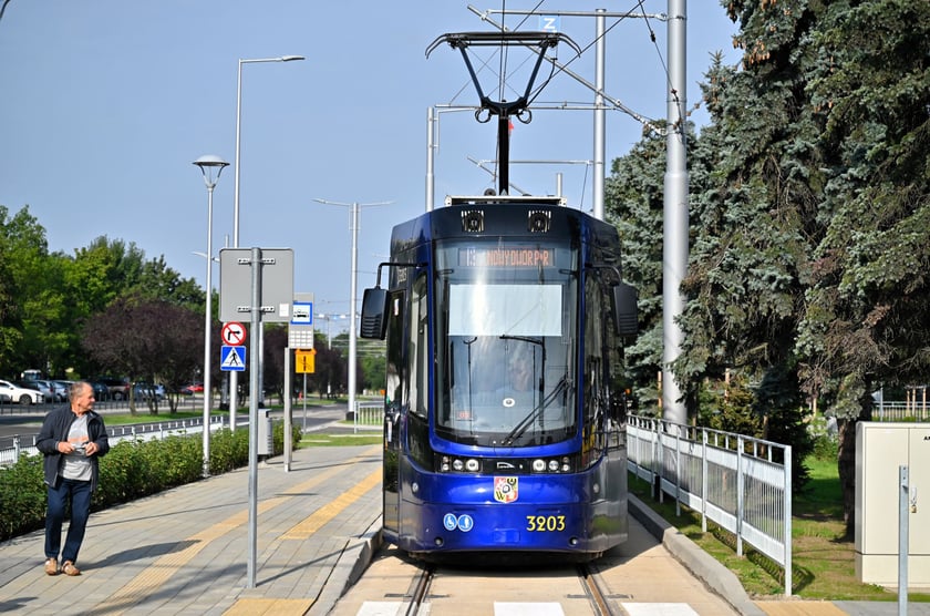 Pierwszy dzień regularnych kursów tramwajów na Nowy Dwór.