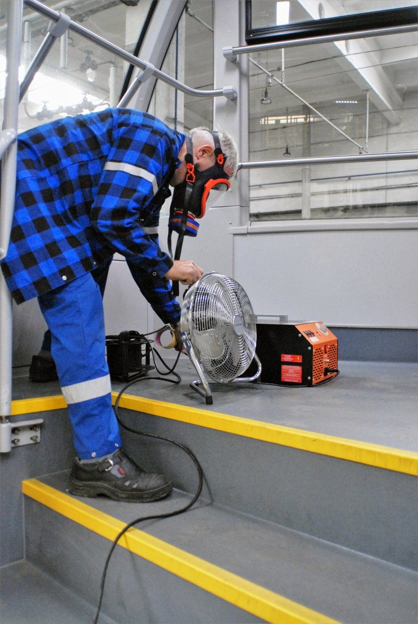 Ozonowanie pozwala utrzymać system wentylacji i klimatyzacji w dobrym stanie, zwalcza bakterie i grzyby