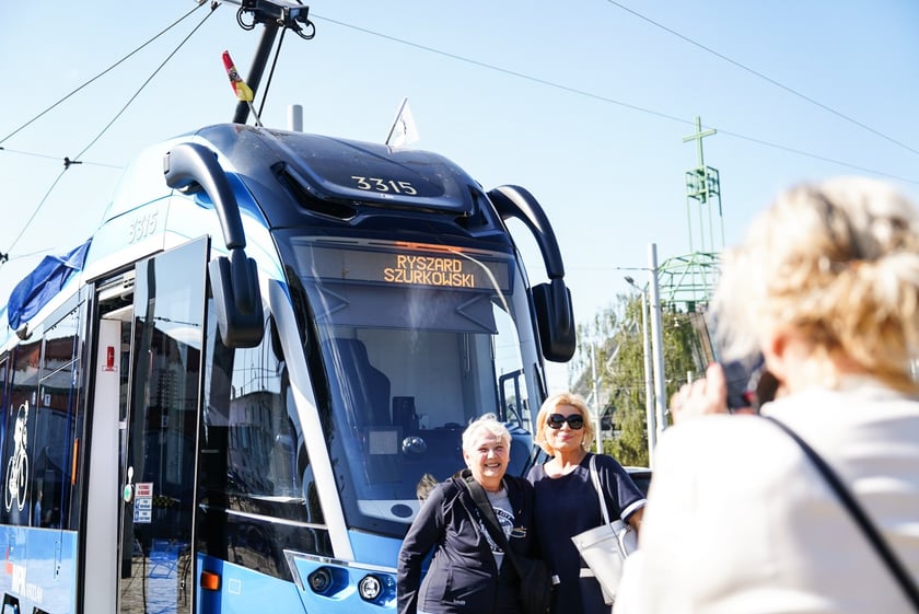 Uroczystość nadania tramwajowi imienia Ryszarda Szurkowskiego, 7 sierpnia 2024, zajezdnia Borek