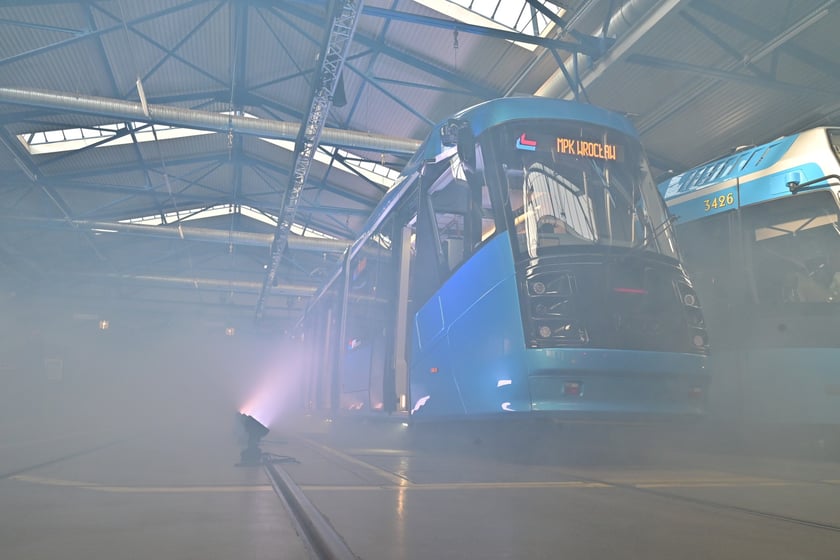 Prezentacja pierwszej zmodernizowanej Skody 19T na zajezdni Borek