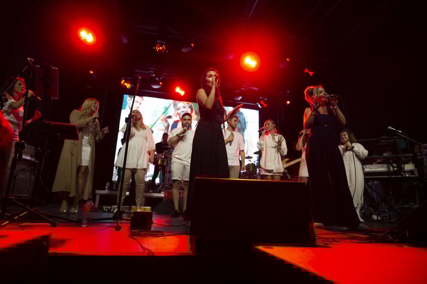 Koncert w rocznice powodzi Wrocław 22 sierpnia, MESAJAH feat, Grubson, Jagoda Kret, Sound?n?Grace, Miodu (Jamal), Gutek (Indios Bravos), I Grades, Kasia Kowalska.