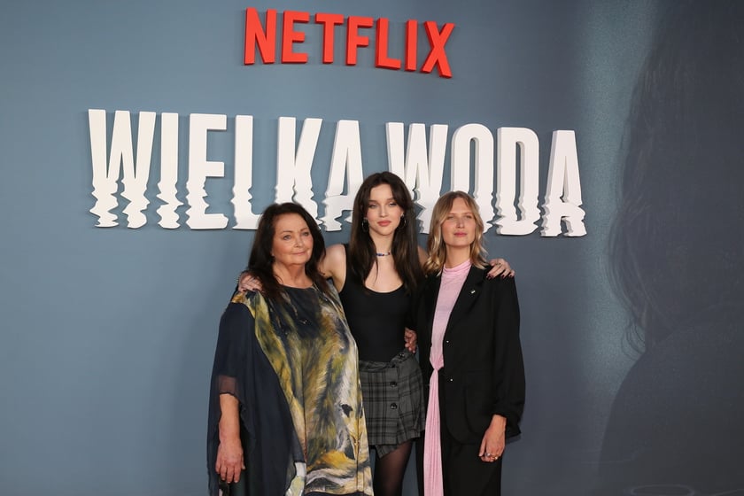 premiera serialu "Wielka woda" aktorzy: Agnieszka Żulewska, Tomasz Schuchardt, Ireneusz Czop, Anna Dymna, Tomasz Kot. wrocławianie, statyści