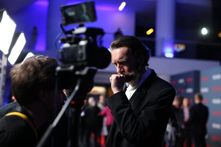 premiera serialu "Wielka woda" aktorzy: Agnieszka Żulewska, Tomasz Schuchardt, Ireneusz Czop, Anna Dymna, Tomasz Kot. wrocławianie, statyści