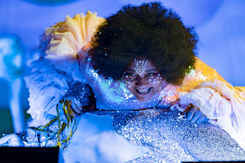 Scena z najnowszej premiery we wrocławskim Capitolu: ?Priscilla, Królowa Pustyni. Musical?. Data premiery: 7 października 2022 roku