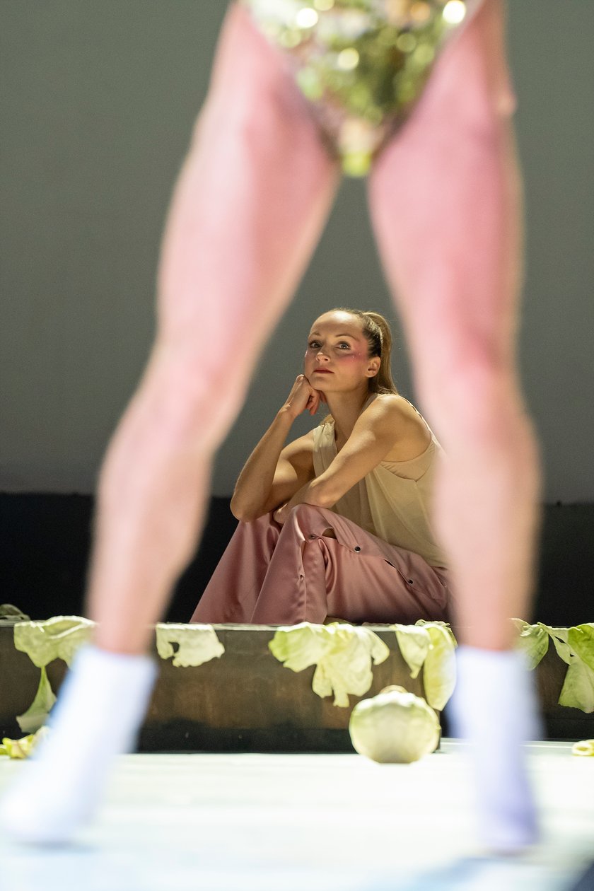 Scena z najnowszej premiery we wrocławskim Capitolu: ?Priscilla, Królowa Pustyni. Musical?. Data premiery: 7 października 2022 roku