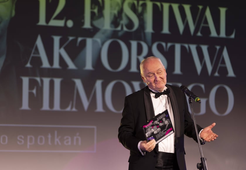 Gala kończąca festiwale: Reżyserii Filmowej i Aktorstwa Filmowego odbyła się we Wrocławiu w czwartek wieczorem, 1 czerwca. Na zdjęciu Stanisław Dzierniejko