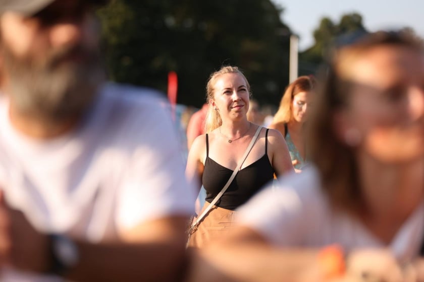Gorąca zabawa na Santander Letnie Brzmienia 2023. Tłumy na Partynicach.