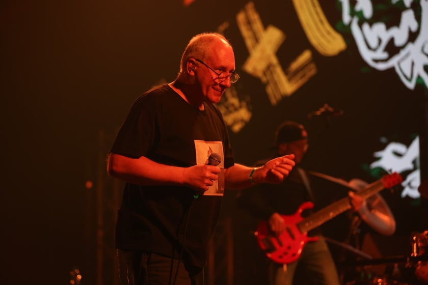 Zagrały gwiazdy IRA, Elektryczne Gitary i T.Love. wROCK for Freedom w Hali Stulecia