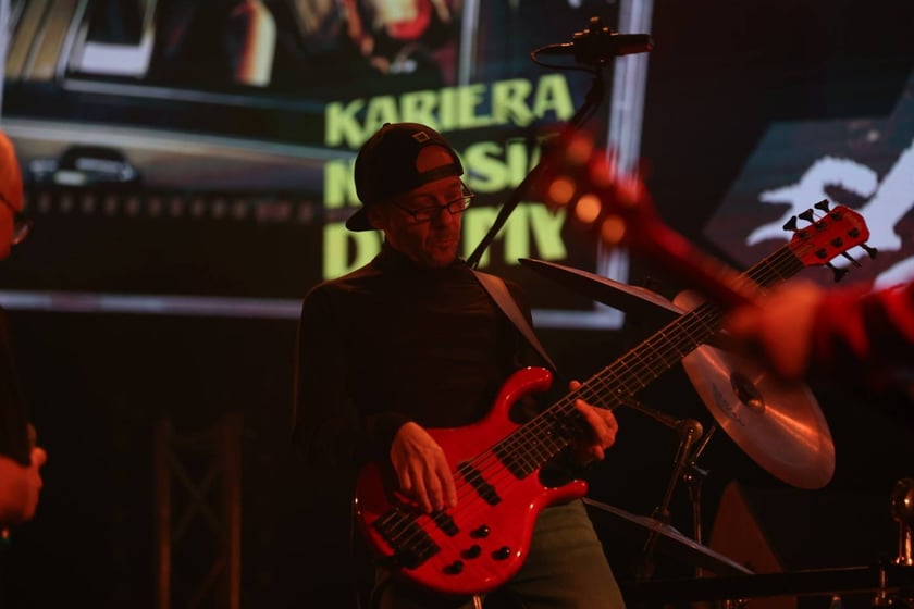 Zagrały gwiazdy IRA, Elektryczne Gitary i T.Love. wROCK for Freedom w Hali Stulecia