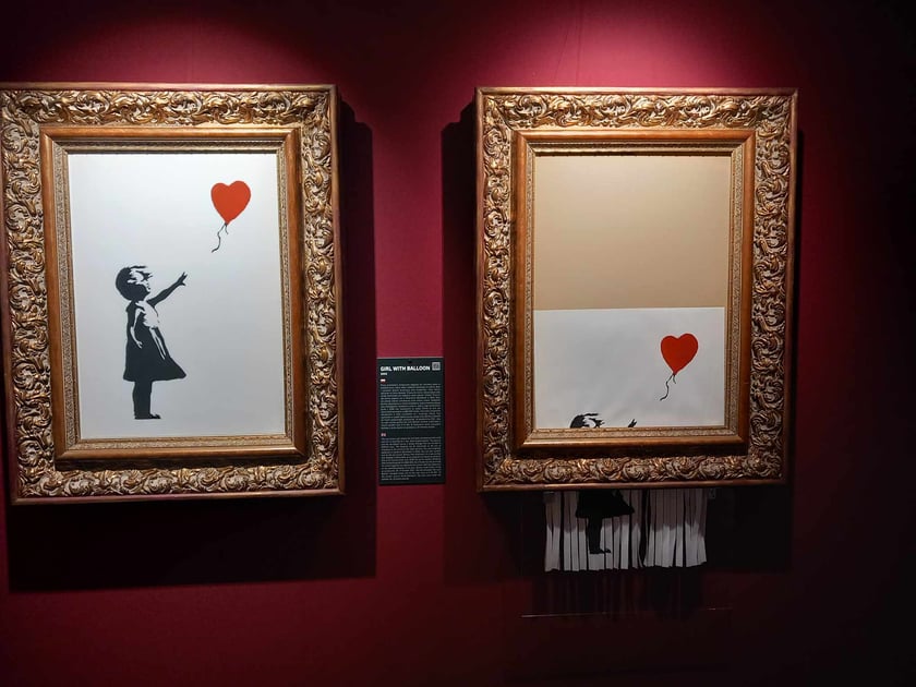 Banksy we Wrocławiu. Na zdjęciu jego prace prezentowane w hali IASE przy ul. Wystawowej