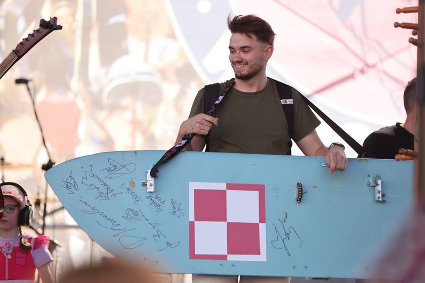 Gitarzyści na wrocławskim rynku. Gitarowy Rekord Świata 2024