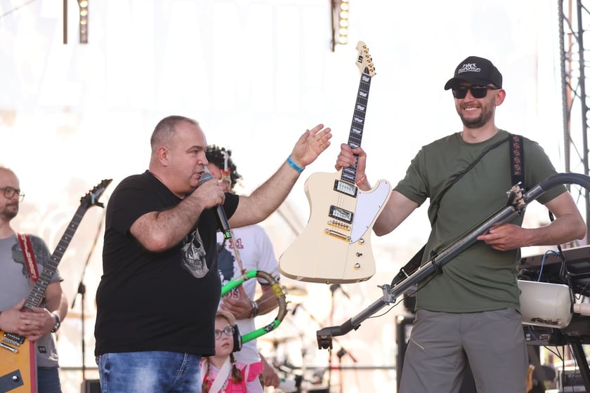 Gitarzyści na wrocławskim rynku. Gitarowy Rekord Świata 2024