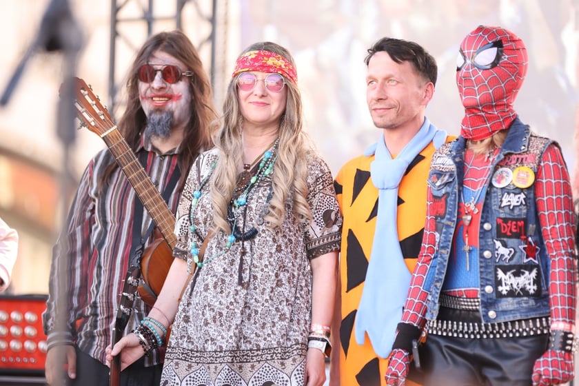 Gitarzyści na wrocławskim rynku. Gitarowy Rekord Świata 2024