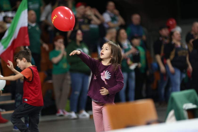 Zdjęcie z niedzielnego meczu koszykarskiego Śląska Wrocław w Hali Stulecia