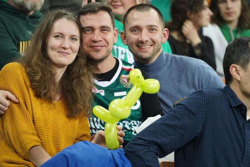 Ale emocje! Wrocławscy kibice nie mają sobie równych! Dużo zdjęć z koszykarskiego święta w Hali Stulecia