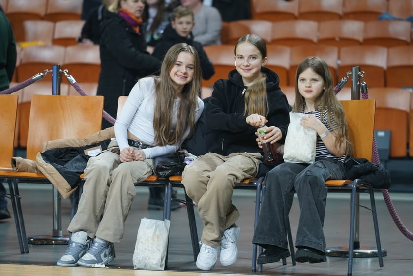 Ale emocje! Wrocławscy kibice nie mają sobie równych! Dużo zdjęć z koszykarskiego święta w Hali Stulecia