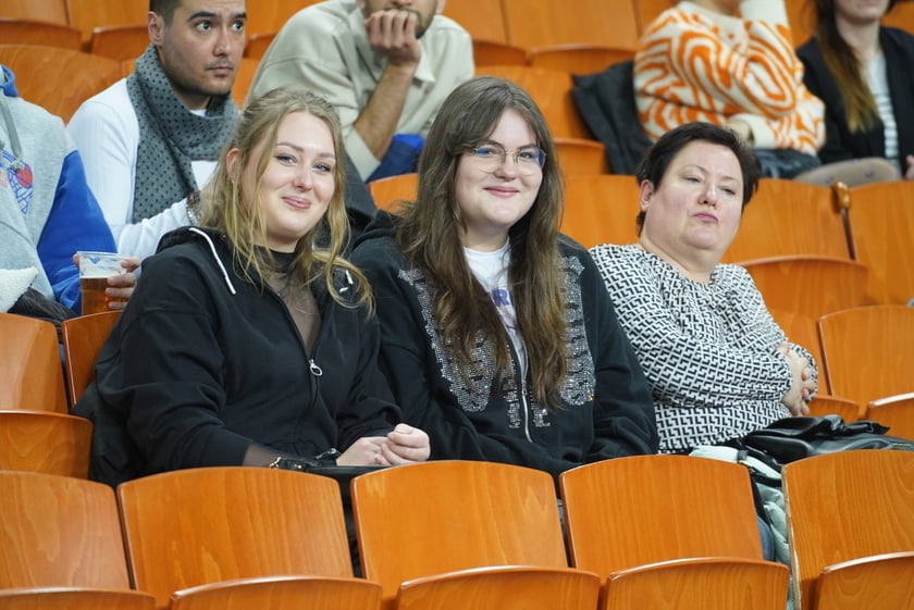 Ale emocje! Wrocławscy kibice nie mają sobie równych! Dużo zdjęć z koszykarskiego święta w Hali Stulecia