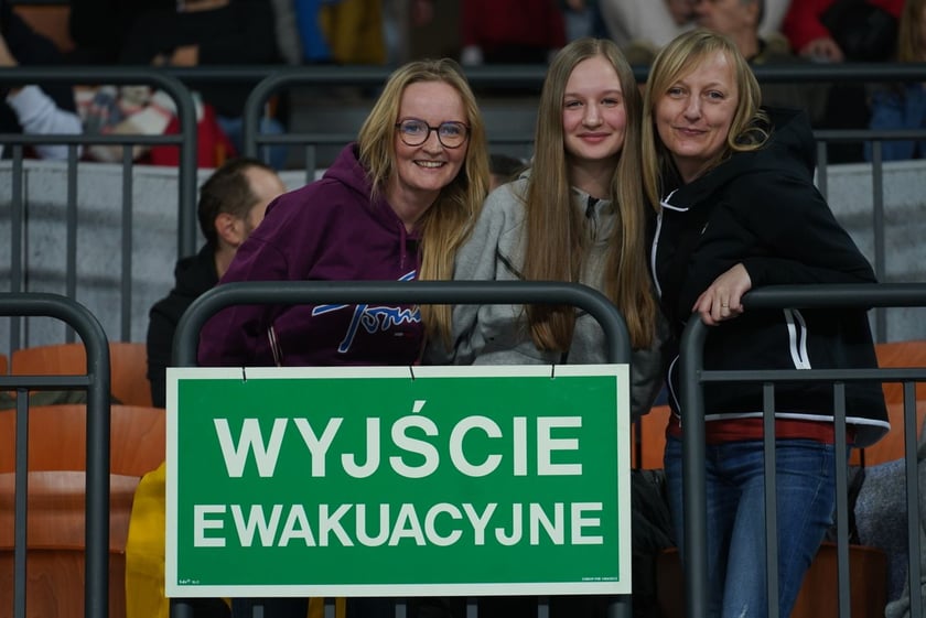 Ale emocje! Wrocławscy kibice nie mają sobie równych! Dużo zdjęć z koszykarskiego święta w Hali Stulecia