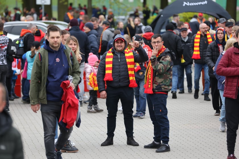 Zdjęcia kibiców z meczu żużlowego Betard Sparta Wrocław - Stal Gorzów, 7 maja 2023 r.