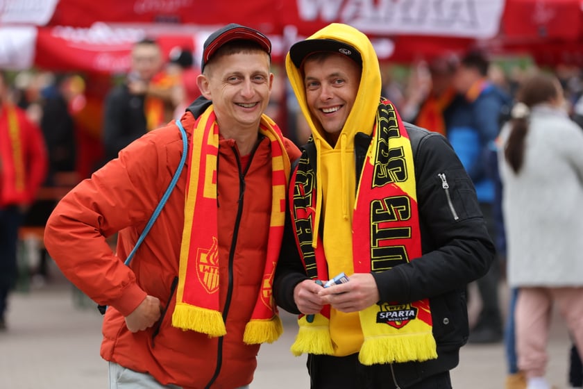 Zdjęcia kibiców z meczu żużlowego Betard Sparta Wrocław - Stal Gorzów, 7 maja 2023 r.