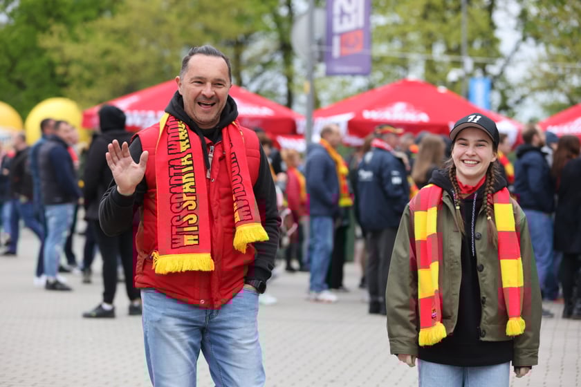 Zdjęcia kibiców z meczu żużlowego Betard Sparta Wrocław - Stal Gorzów, 7 maja 2023 r.