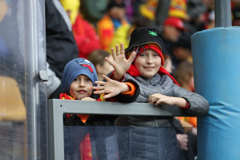 Zdjęcia kibiców z meczu żużlowego Betard Sparta Wrocław - Stal Gorzów, 7 maja 2023 r.