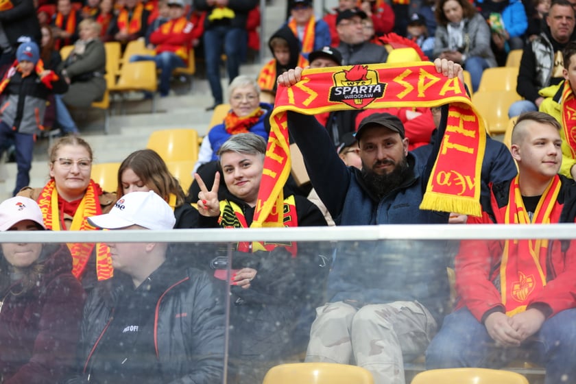 Zdjęcia kibiców z meczu żużlowego Betard Sparta Wrocław - Stal Gorzów, 7 maja 2023 r.